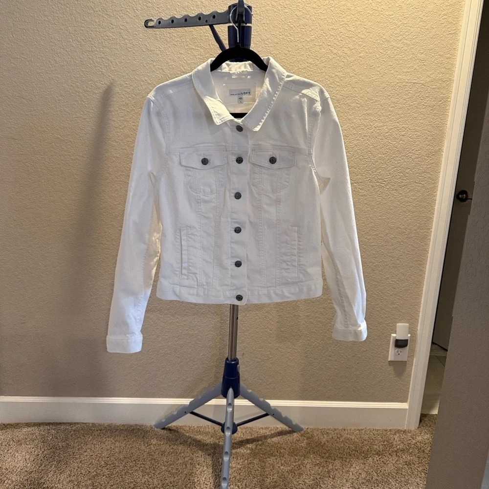 LOFT White button up Jean Jacket. Size Large - Picture 2 of 7